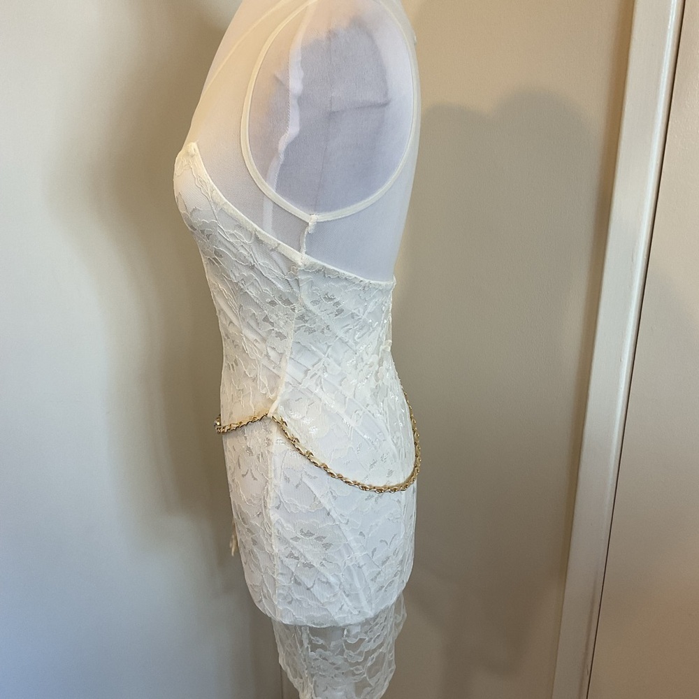 Diva Apparel Ivory Floral Lace Dress Size Small Sheer Neckline Gold Chain Belt - Picture 5 of 8